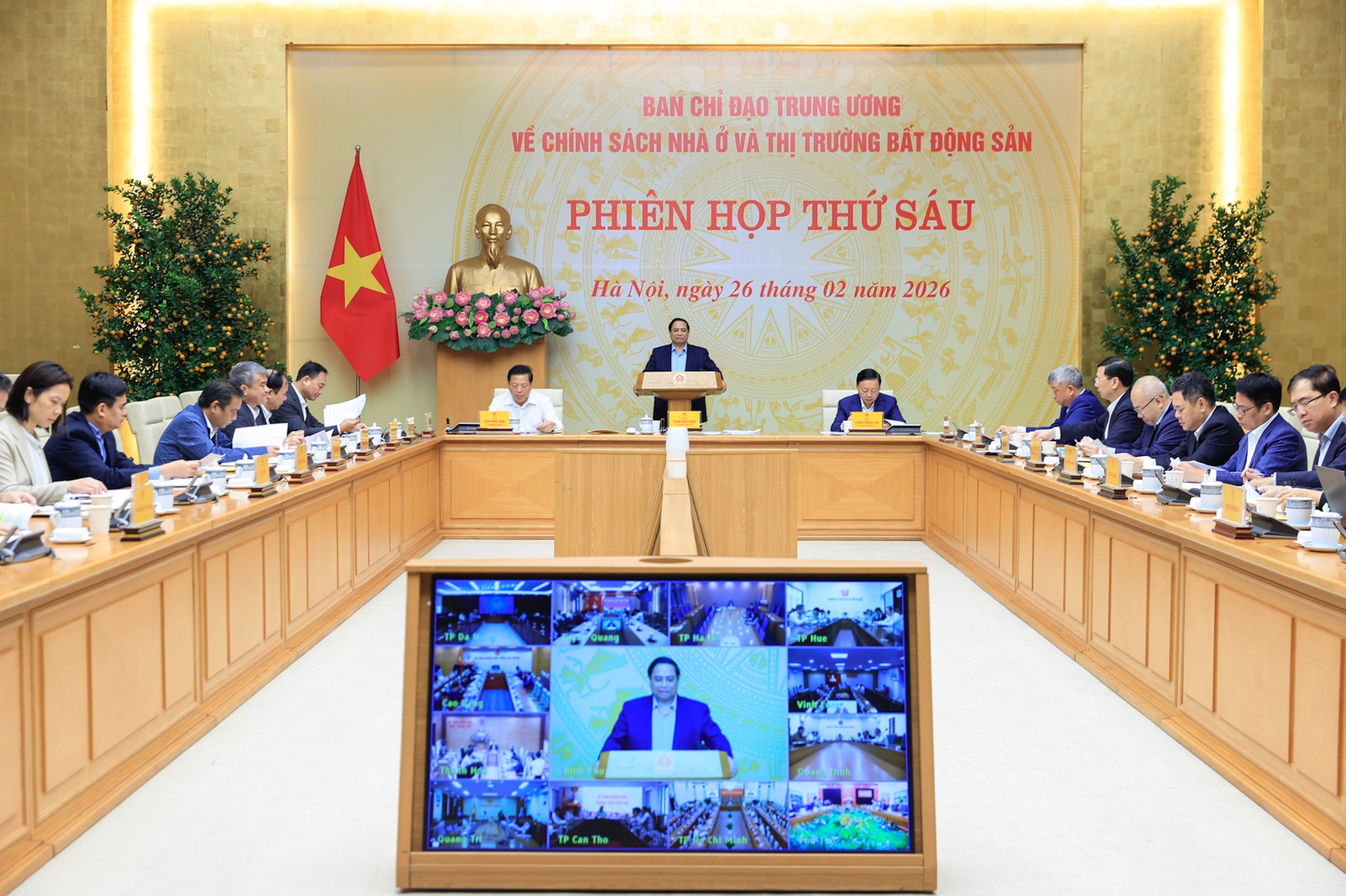 Thủ tướng: Tăng quỹ đất, hỗ trợ tín dụng nhà ở giá phù hợp